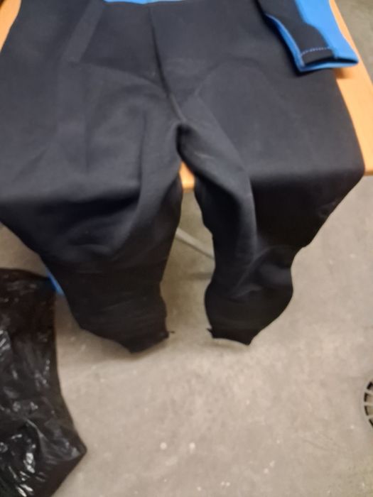 Fato de metgulho para surf atividades em agua fria