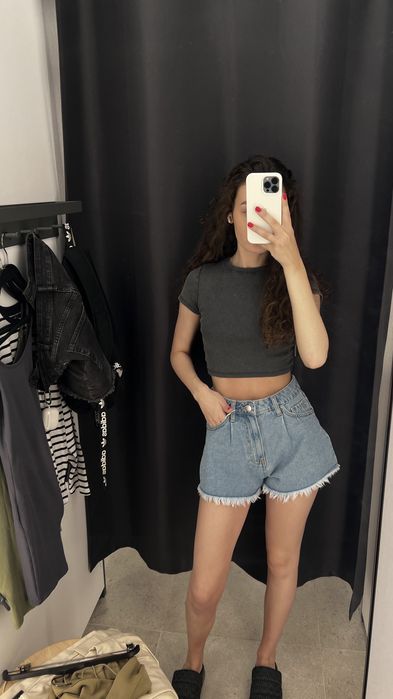 Шорти джинсові з необробленими краями