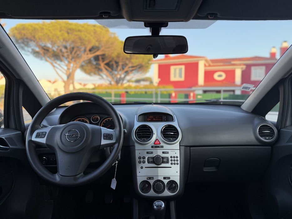 Opel Corsa 1.2 - 99.000km - 2011 - Garantia 18 meses