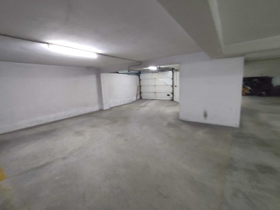 Vende se / arrenda-se  lugar garagem centro de Espinho