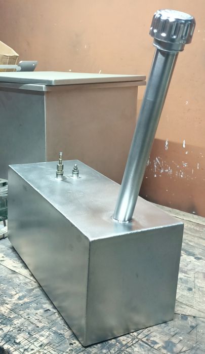 Zbiornik nierdzewny na płyn chłodniczy, paliwo, webasto