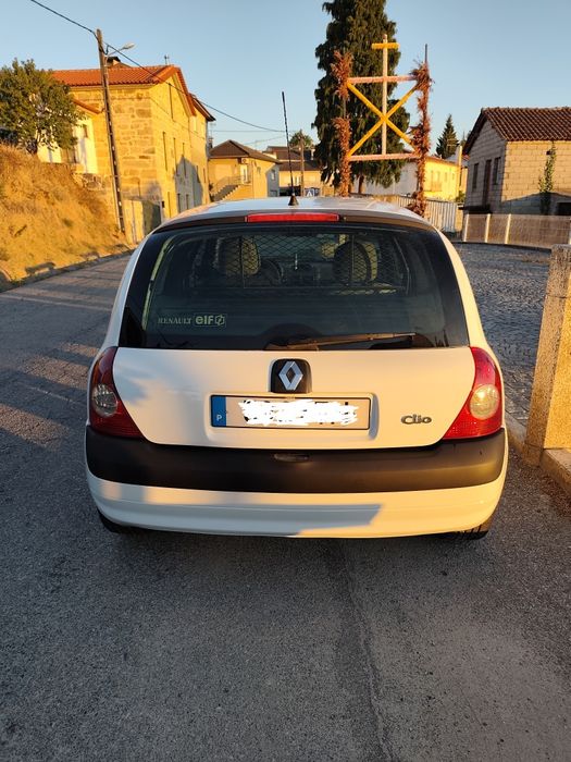 Clio comercial sem nada a fazer