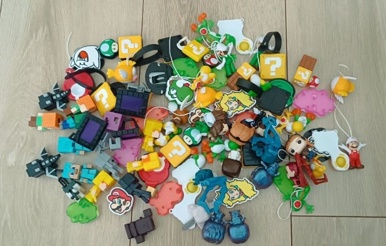 Figurki Kinder Joy:  Super Mario, Stranger Things, Minecraft