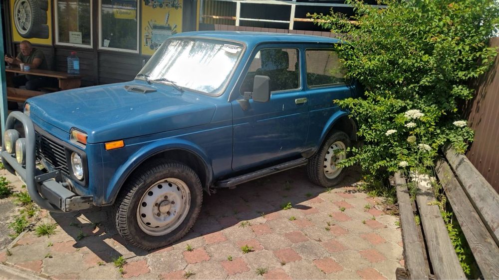 Автомобіль  Niva 21213