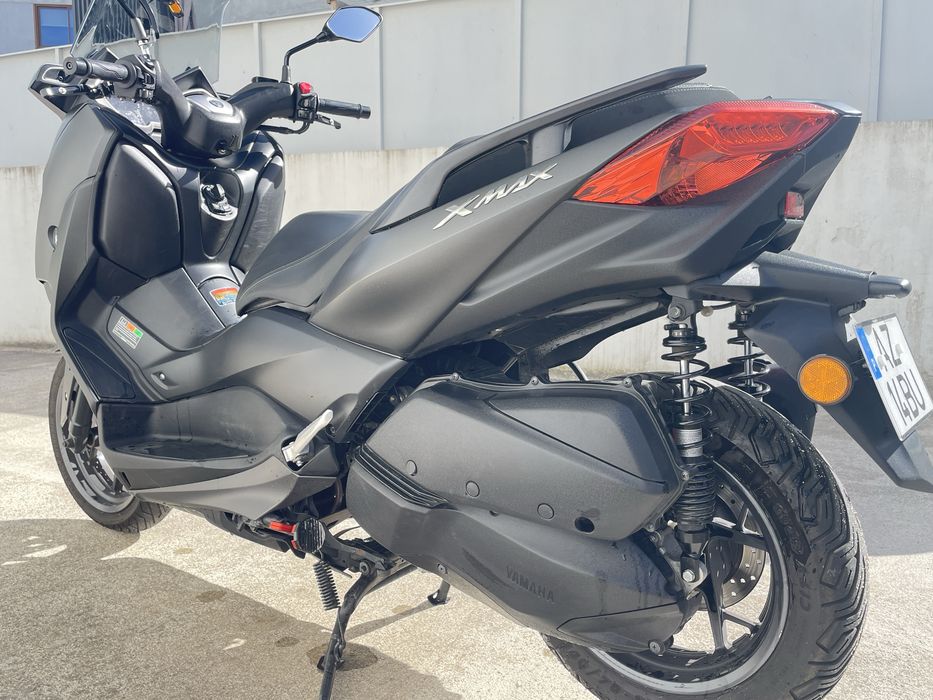 Yamaha X-MAX 300 (2023) - 15.000 km - Extras Premium (Bitubo)