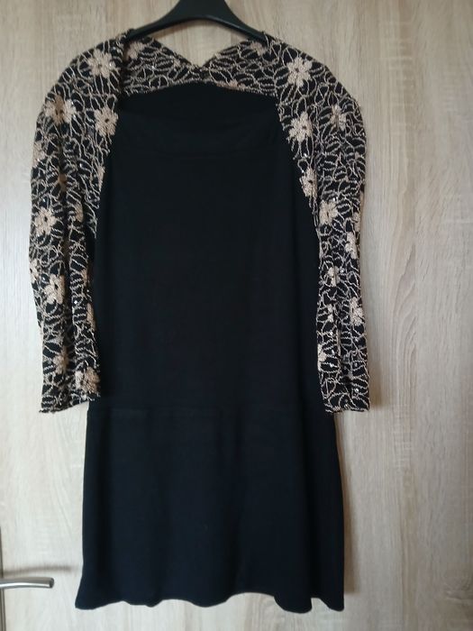 Czarna sukienka wizytowa  rozmiaru M/L .
