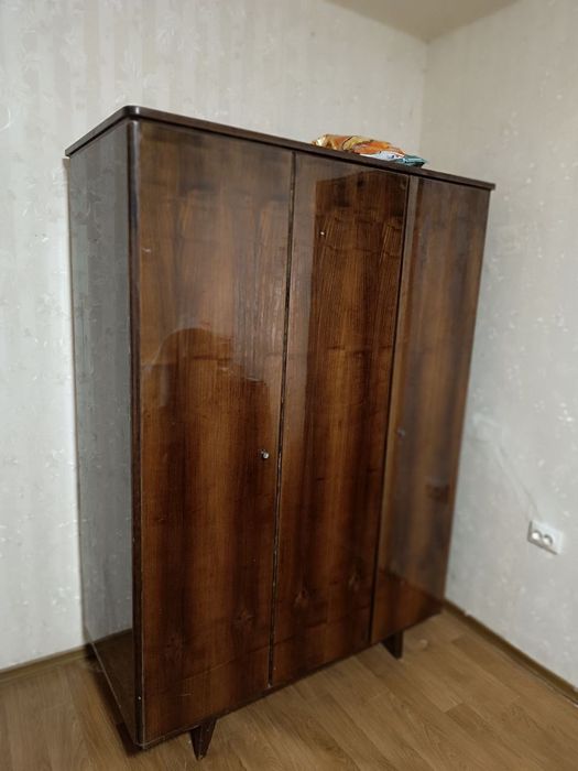 Шкаф, Шафа для одягу