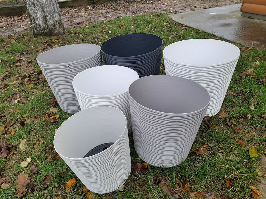 Продам квіткові вазони