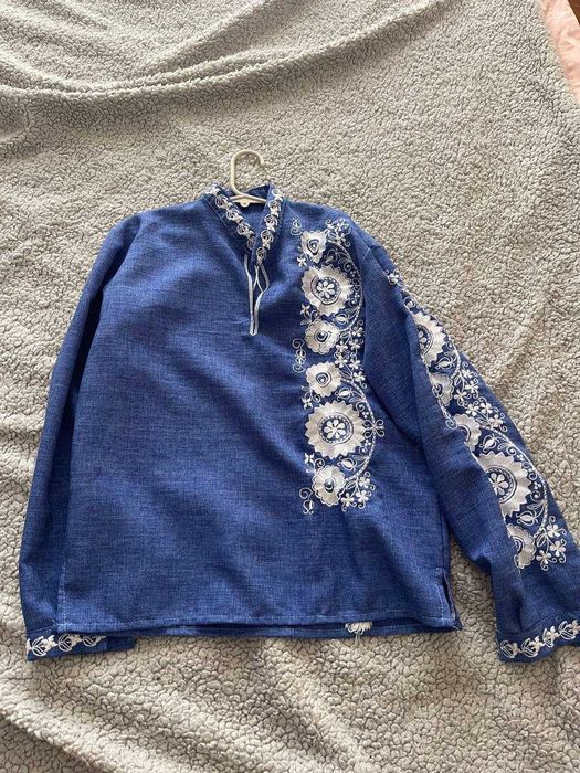 Vou vender uma camisola durante 5 a 7 anos.  calções.  macacão