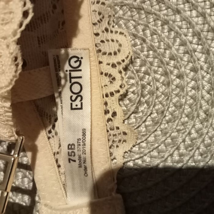 Zestaw 4 biustonoszy 75B