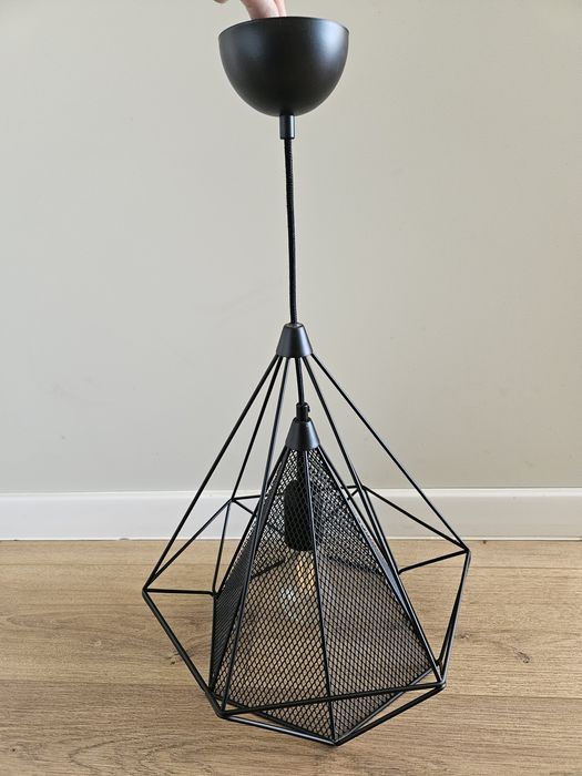 Lampa wisząca typu loft czarna E27 razem z żarówką