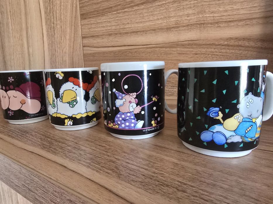 Zestaw czterech kubków