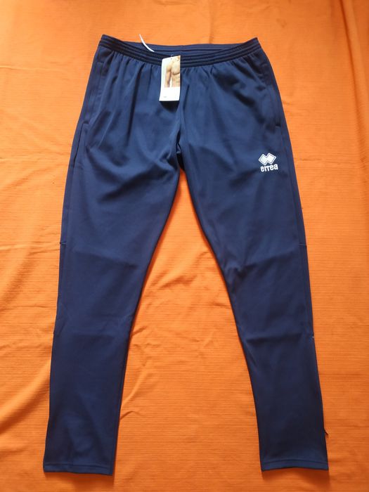Спортивні штани Errea.