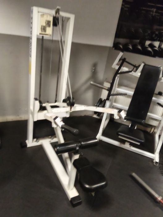 Maszyna na triceps z dużym stosem