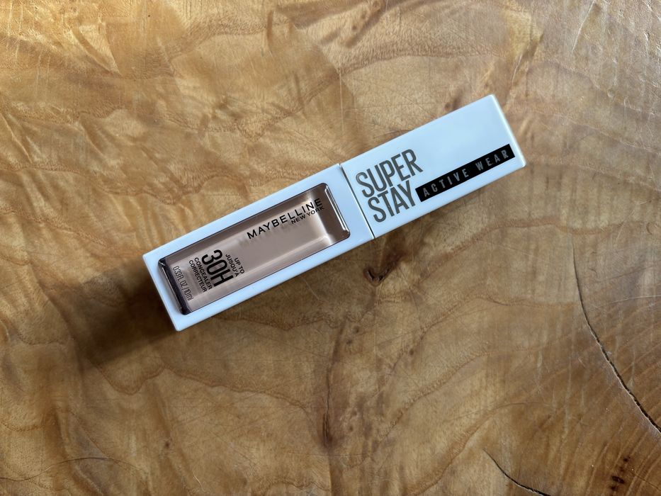Korektor maybelline superstay 15