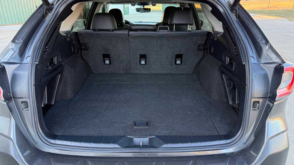 Subaru Outback Premium      2021