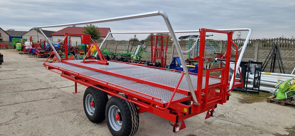 Platforma sadownicza dwuosiowa T031/1 lisicki z rozdzielaczem