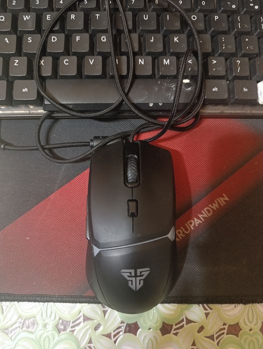 Продам клавиатуру и мышь