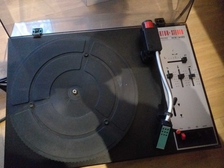 Gramofon PRL Artur Unitra