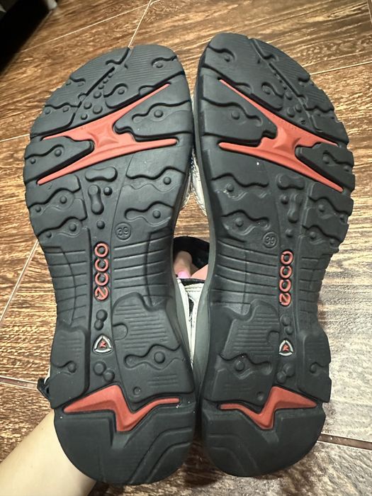 Сандалі ессо р-39