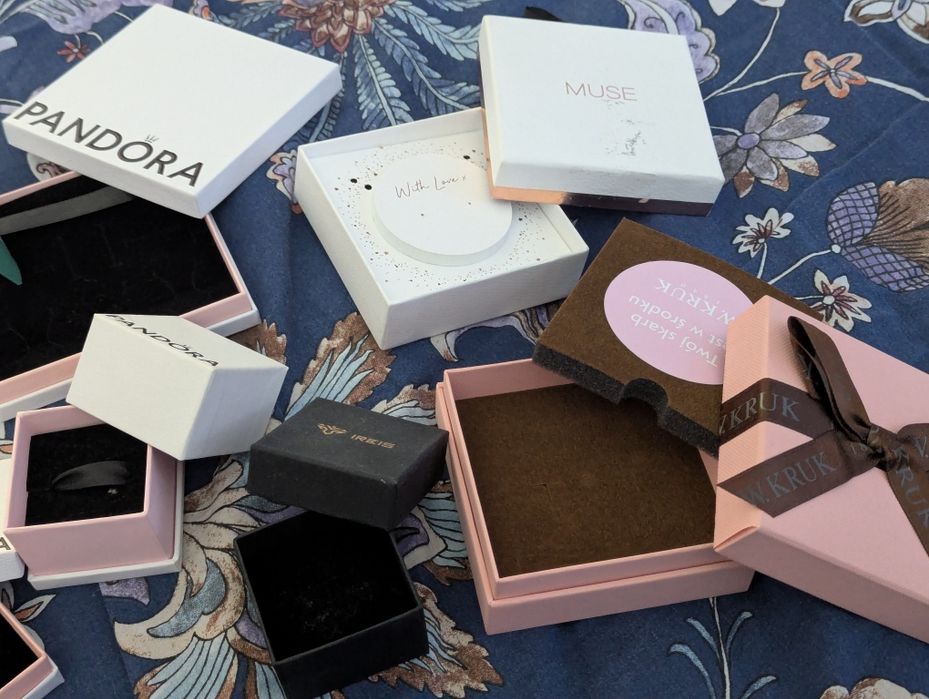 Pudełka na biżuterię