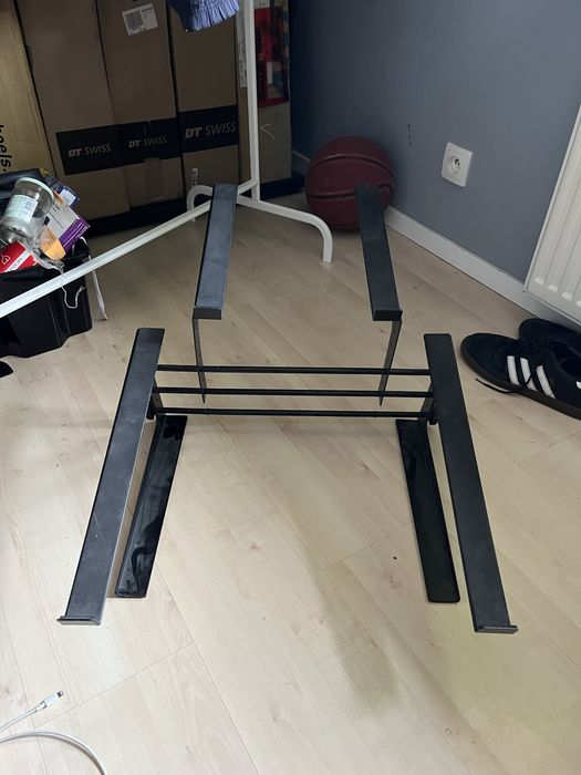 Statyw do kontrolera DJ