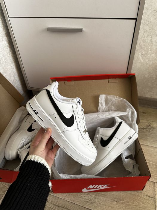Кросівки Nike Air Force 1 Low (White/Black). Білі форси