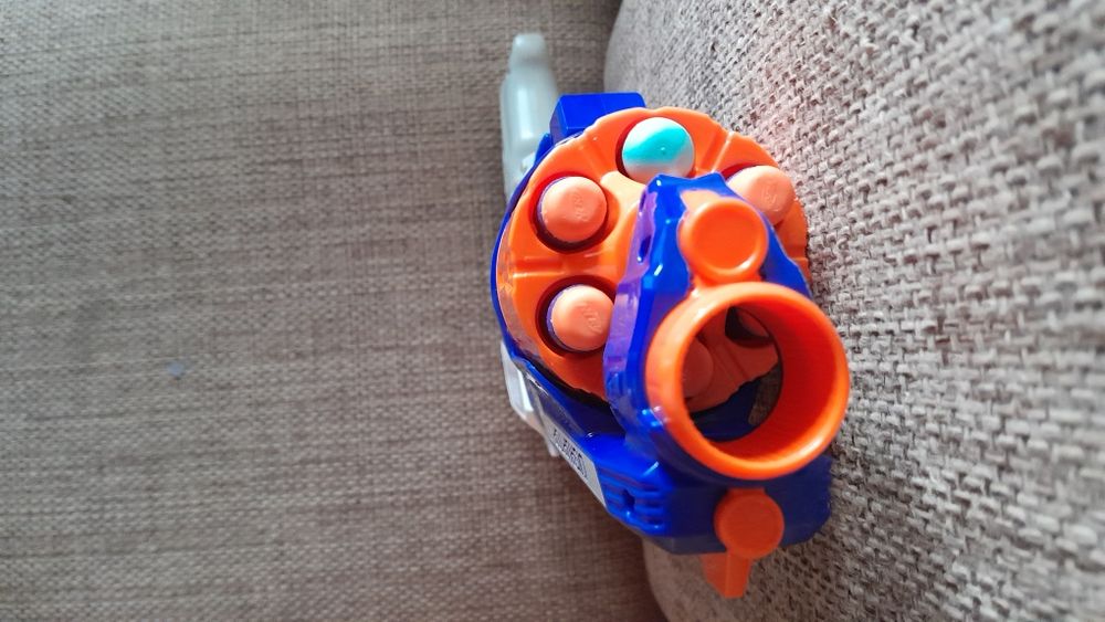 Nerf laranja e azul