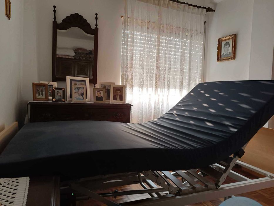 Cama Articulada  com pouco uso