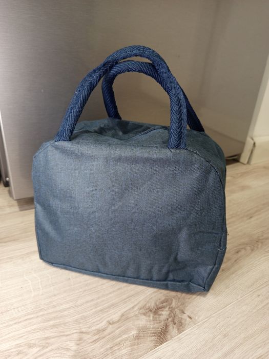 Torba termiczna szara na lunch – idealna do szkoły i pracy!