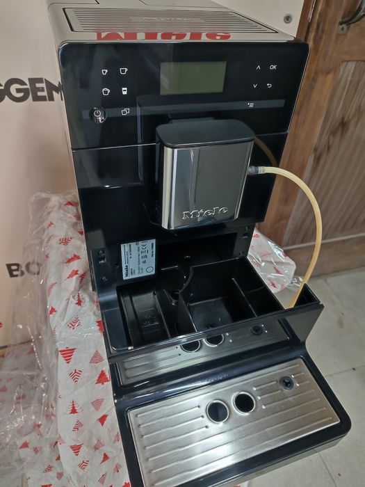 Кофемашина Miele СМ5410