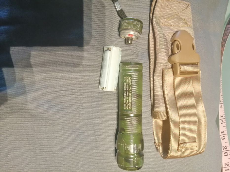 Bolsa em camuflado com lanterna
