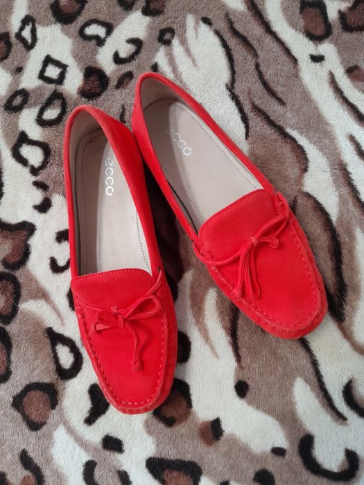 Красные замшевые мокасины лоферы