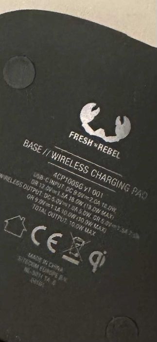Ładowarka Indukcyjna Fresh'N'rebel BASE czarny