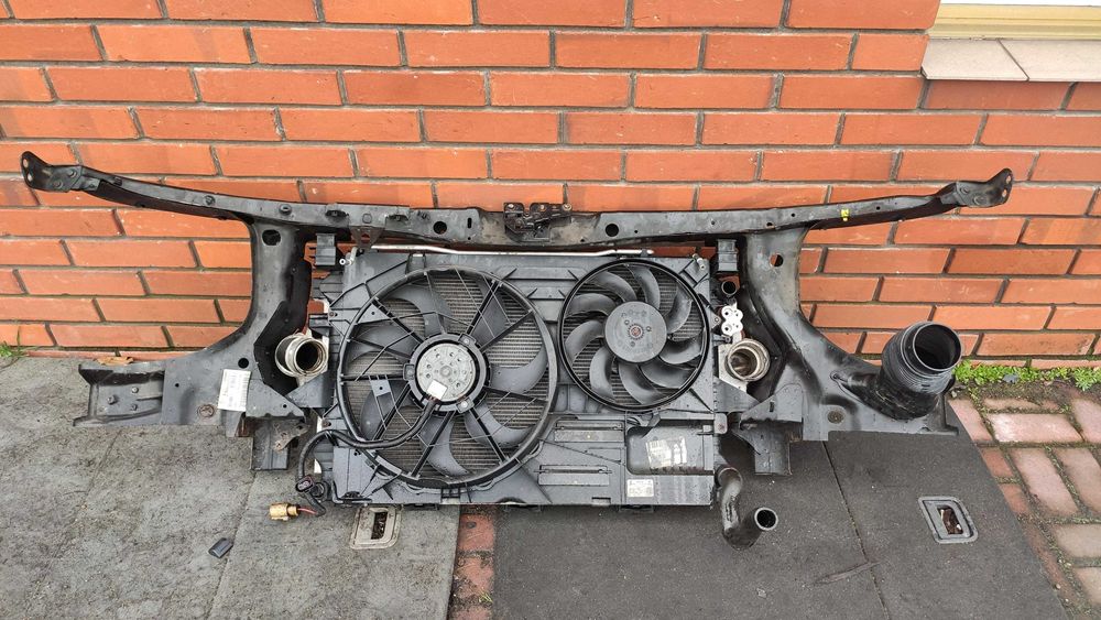 VW TRANPOSRTER T5 2.5 TDI Pas przedni kompletny chłodnice