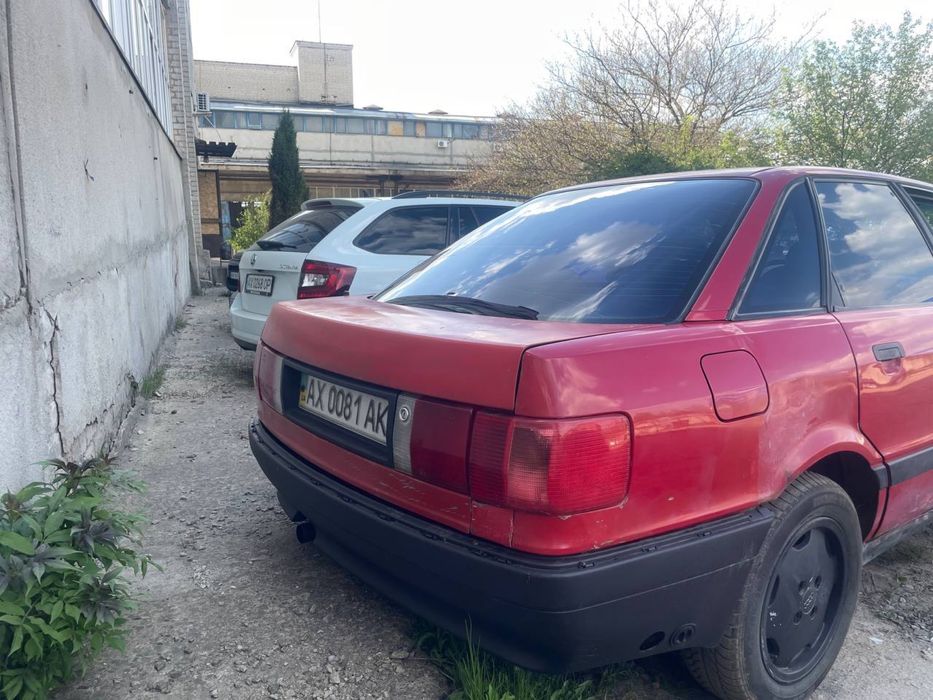 Ауди 80 1,8 бензин