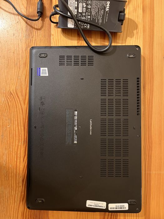 Dell Latitude 4gb ram ddr4 128gb ssd i5 fullHD