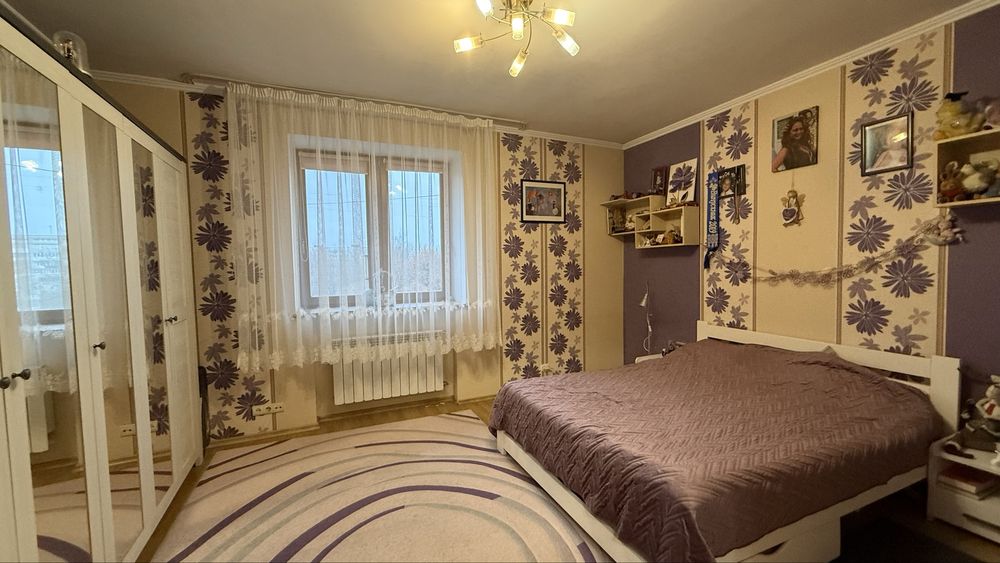 Продаж 3-кім. квартири 76 м Тролейбусна-Наукова. Цегляний будинок