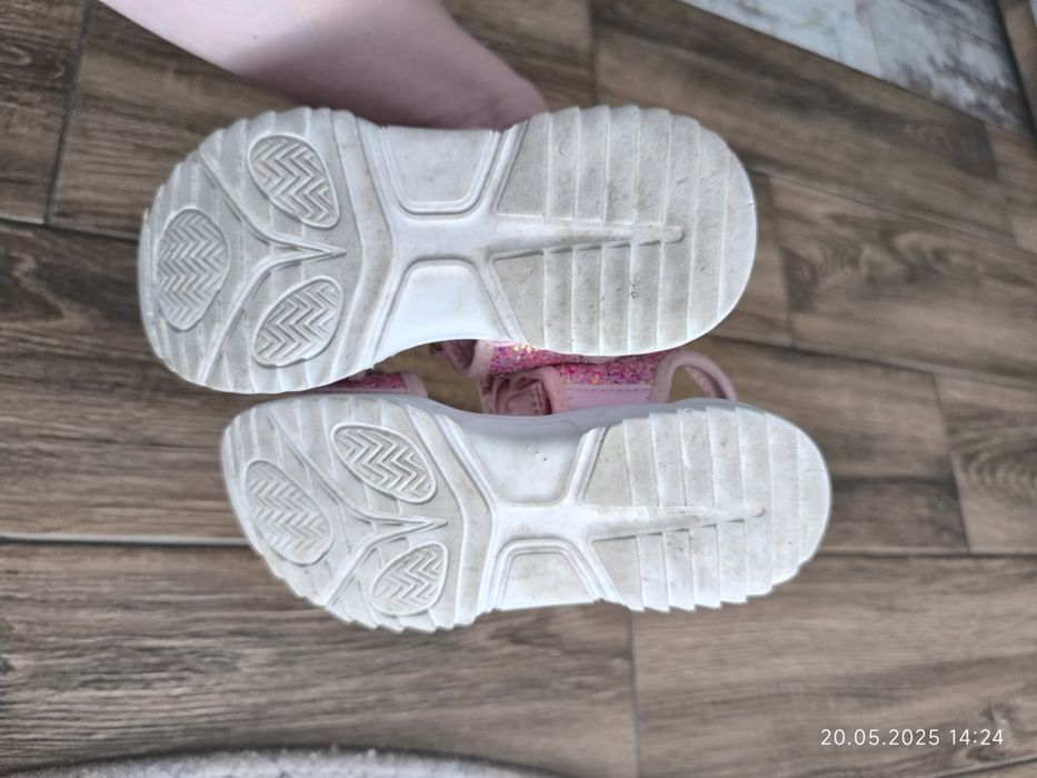 Босоніжки для дівчинки