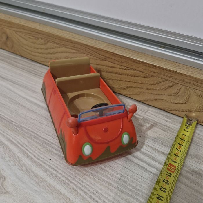 Samochód świnka peppa