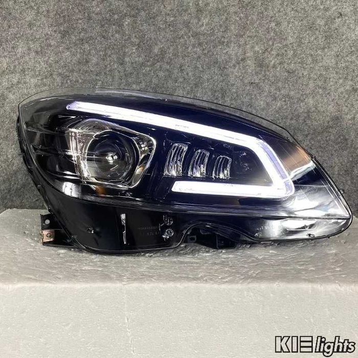 WYPRZEDAŻ Mercedes-Benz C Klasa W204 lampy przednie lampa przód