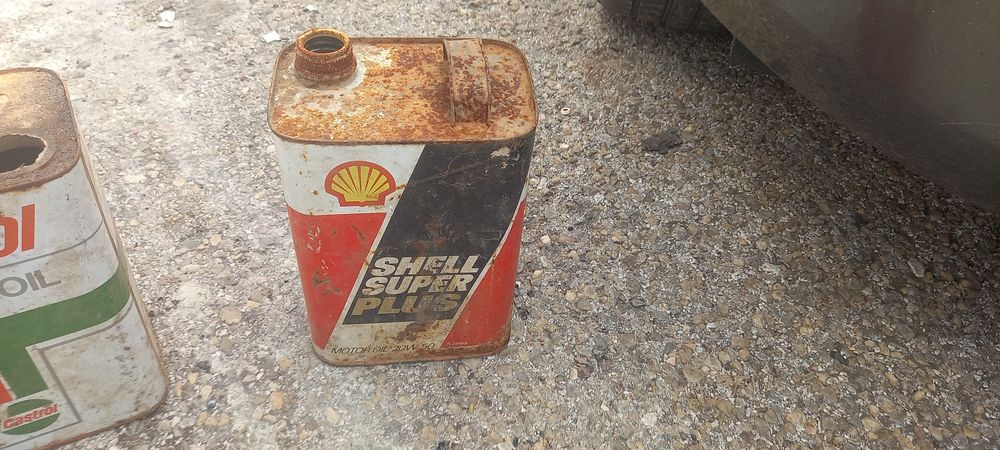 Latas antigas shell e castrol
