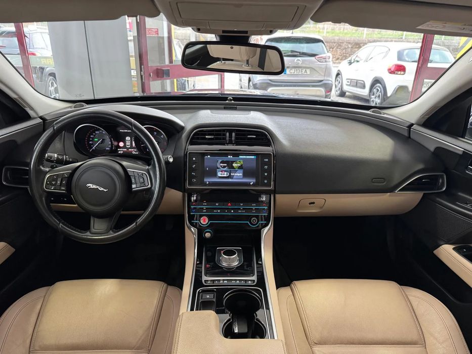 Jaguar XE E-Performance Automatic Prestige523505373472378885