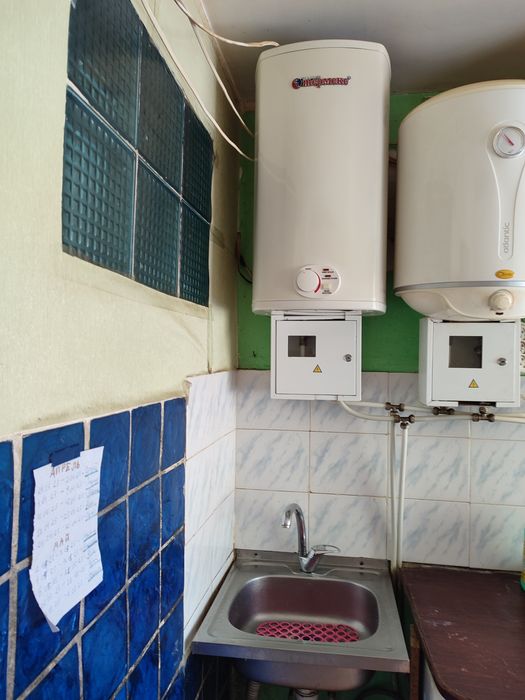 Срочно продам комнату в коммунальной квартире.