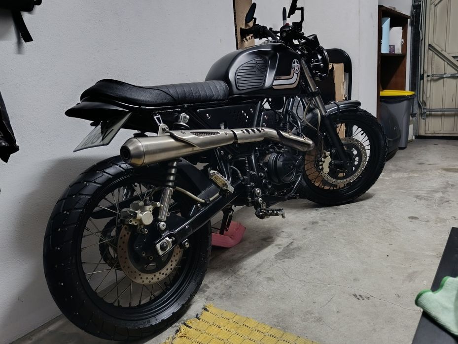 UM Scrambler X Naked