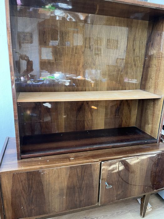 Biblioteczka z czasów PRL.