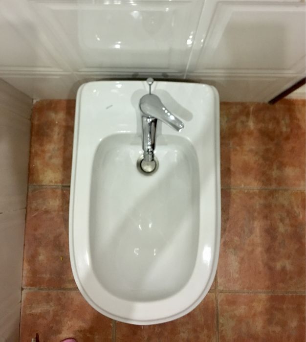Bidé Indusa com torneira e todas as tubagens