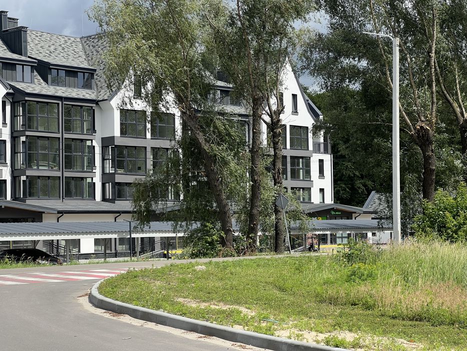 Пр зем11с Зазимье начало села возле компл парк резидент