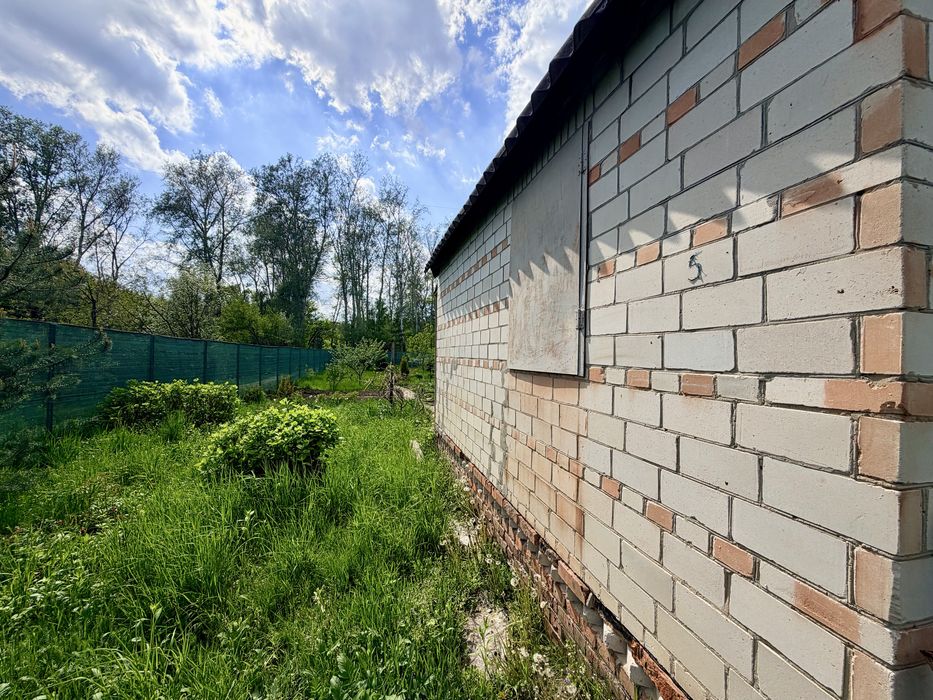 Дача Олдиш на березі річки