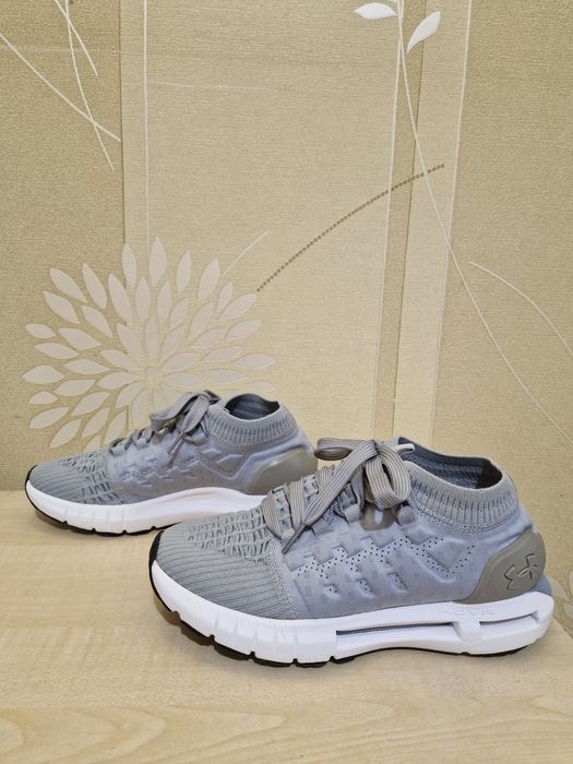 Кроссовки Under Armour HOVR Phantom 1 р.39